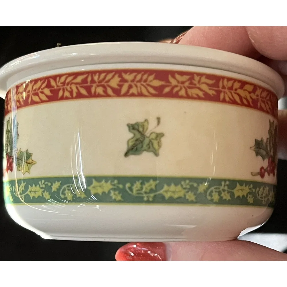 Villeroy Boch Festive Memories Trinket Dish/Box Father Christmas 3